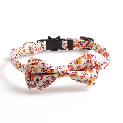 Idyllic cat collar with bow and bell