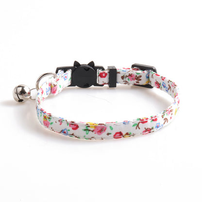 Idyllic cat collar with bow and bell